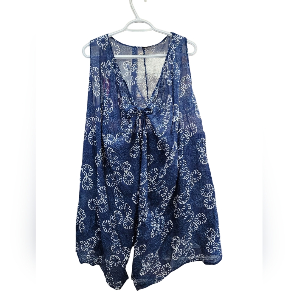 2 CHIC Navy and White Floral Swimsuit Cover-Up EUC Size M/L